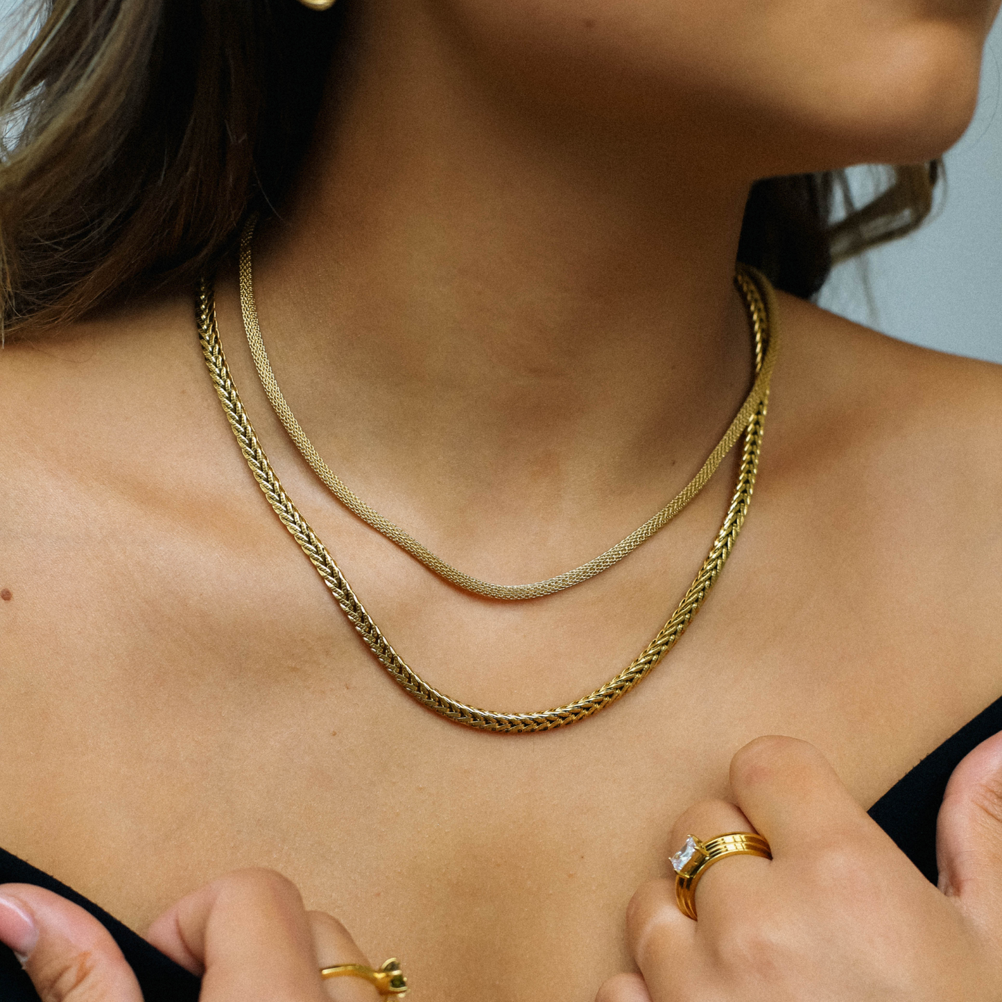 ESSENZA. Collar