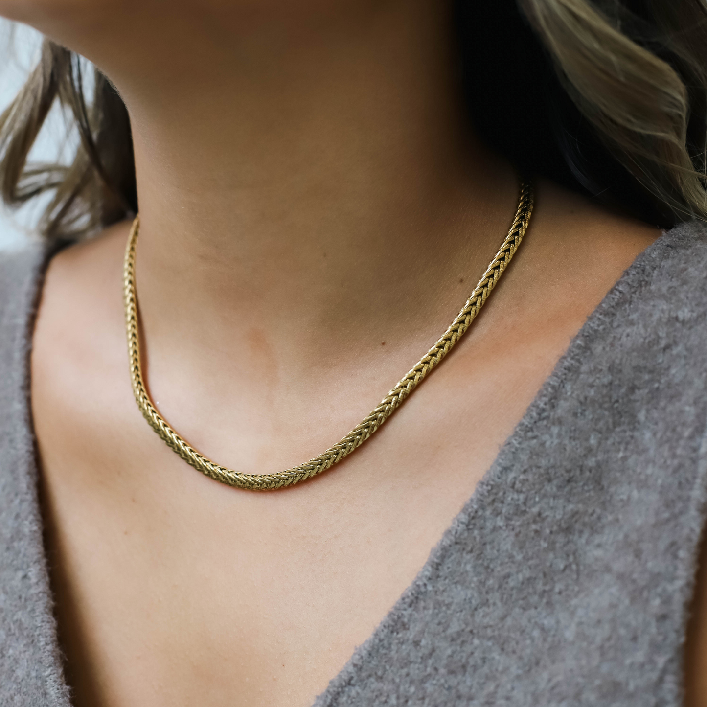INTRECCIO. Collar