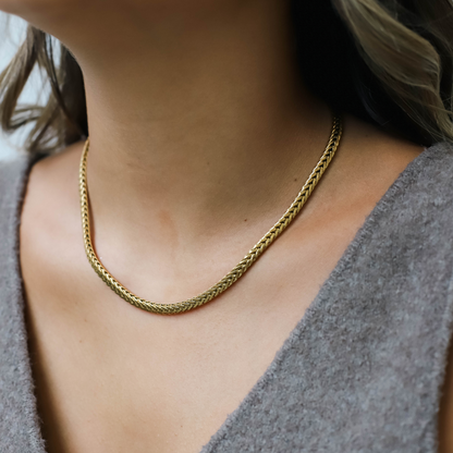INTRECCIO. Collar