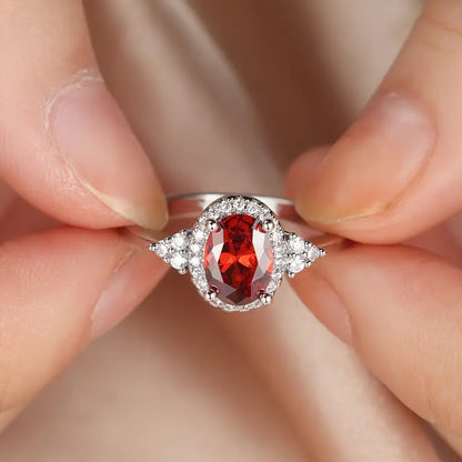 Anillo Halo Plateado con Rubí