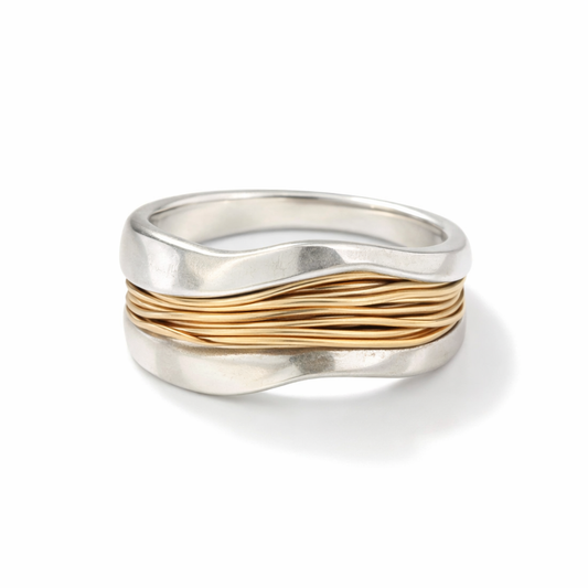 Intrecciato – Anillo de plata con hilo de oro