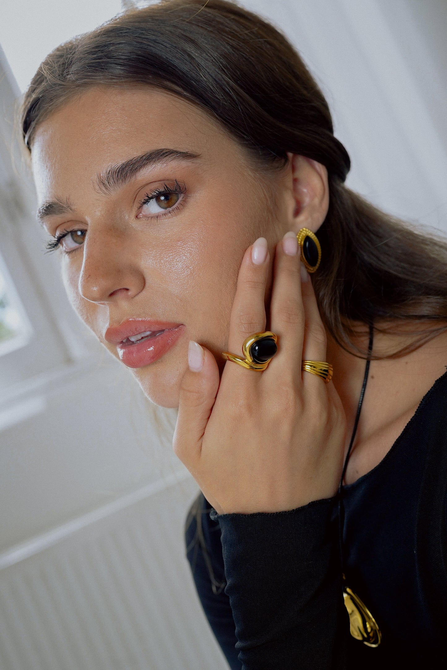 STATEMENT COCKTAIL RING BLACK