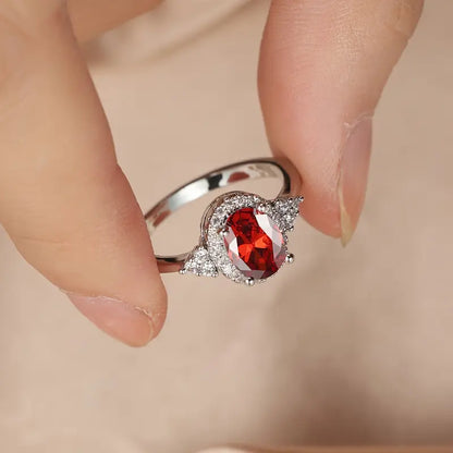 Anillo Halo Plateado con Rubí