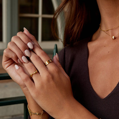 Anillo trébol dorado con cristales