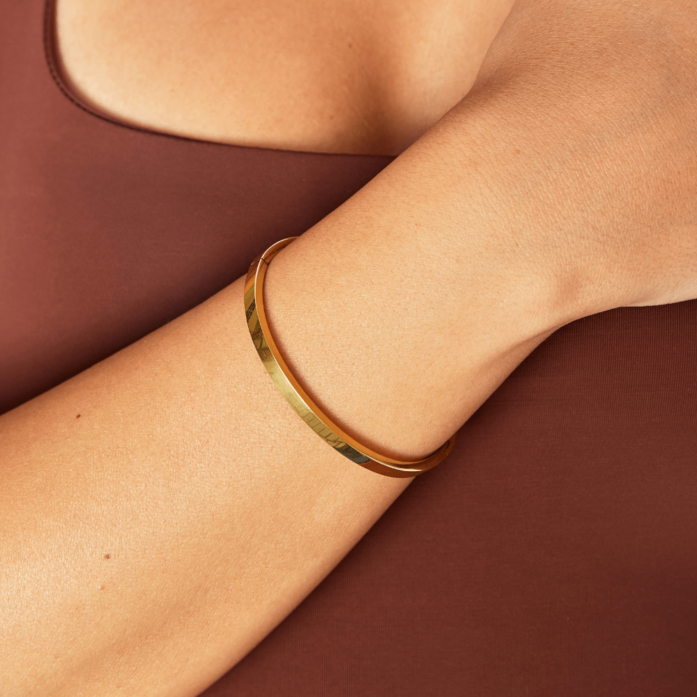 Pulsera rígida Lilah dorada