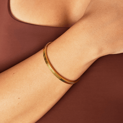 Pulsera rígida Lilah dorada
